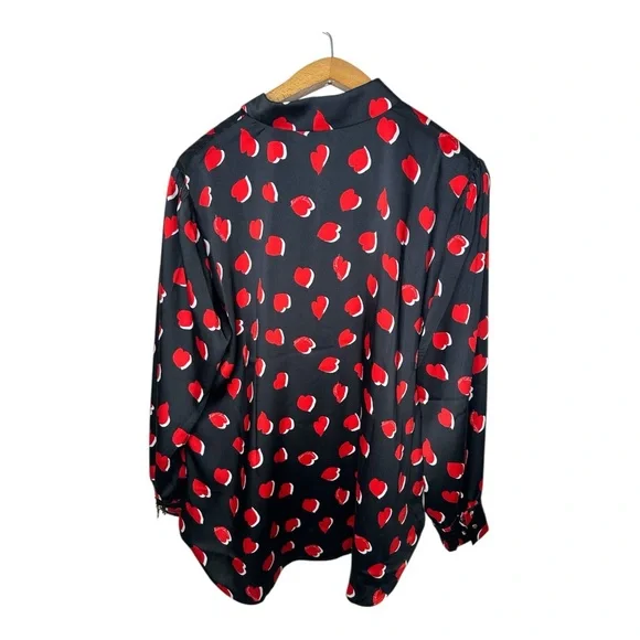 Chico’s Size 3 Heart Print Tunic Blouse Black Red Satin Size 16 Button Up - Picture 8 of 13